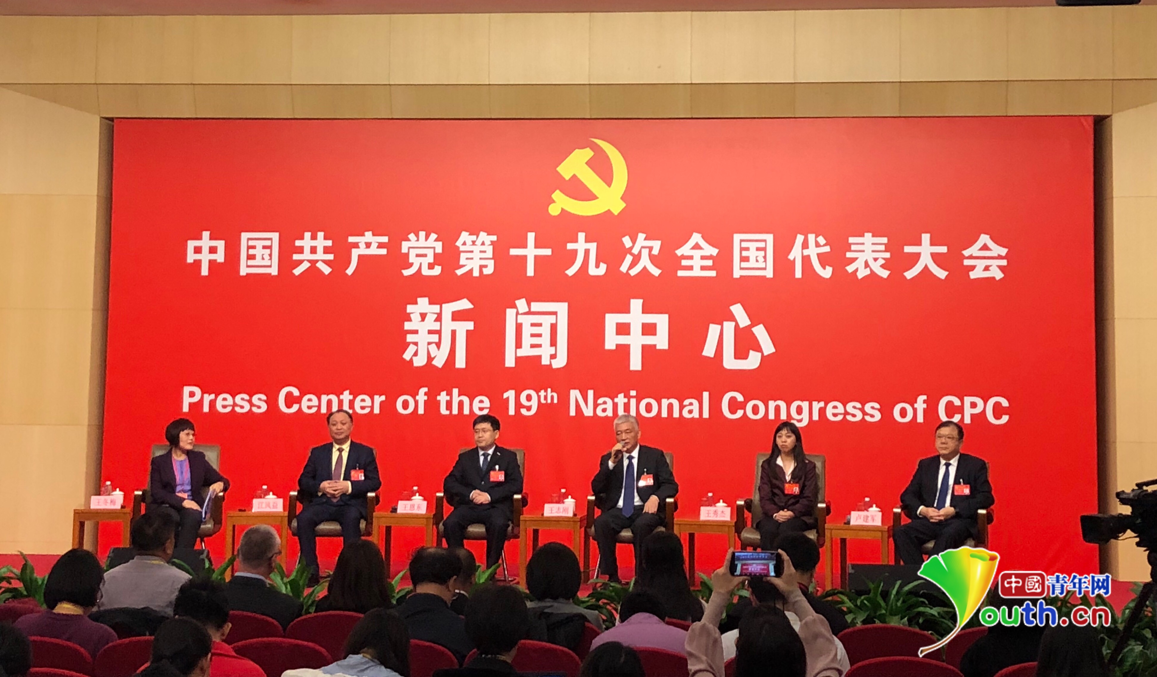 西汉姆联客场小胜，铁锤助再添三分